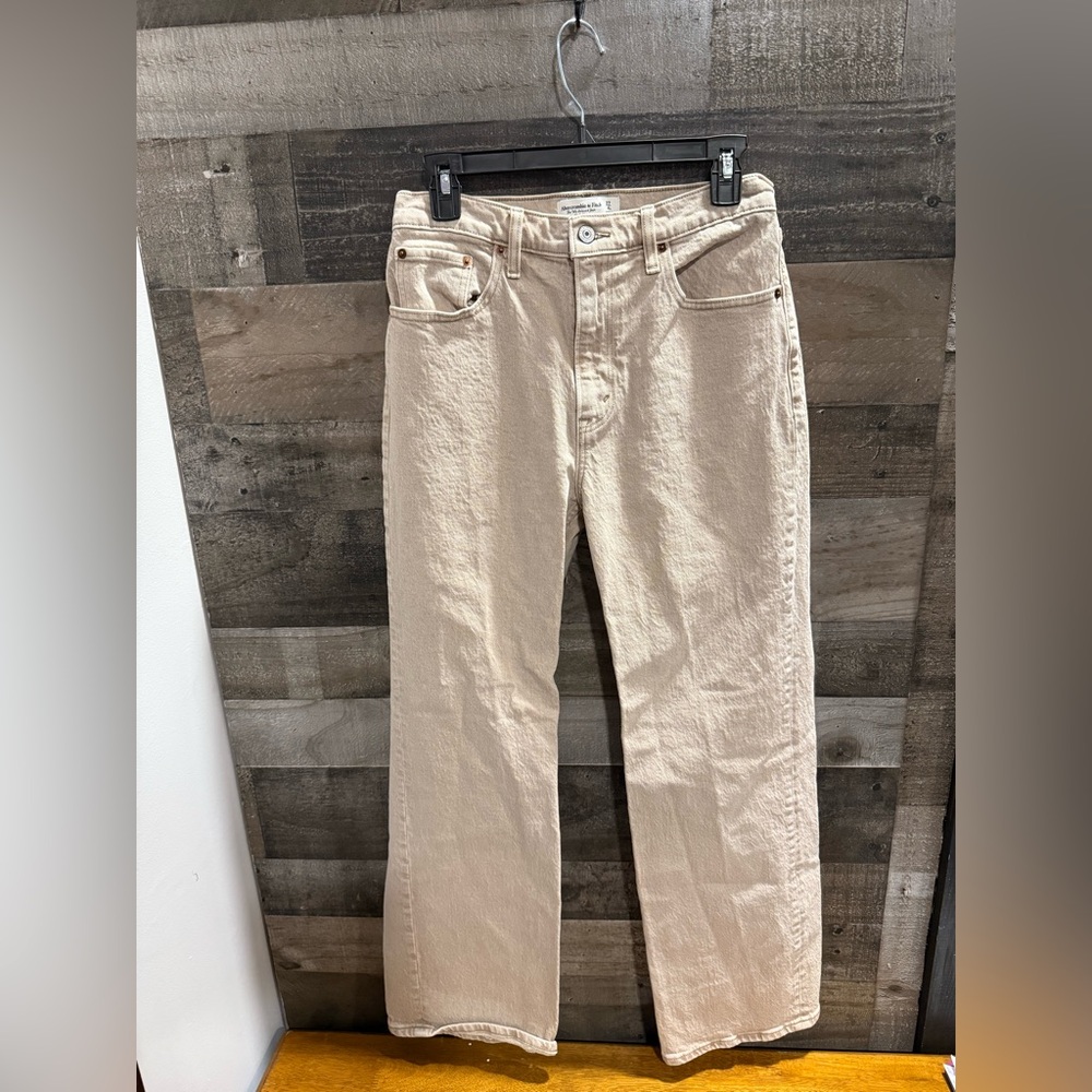 Abercrombie & Fitch Beige Straight-Leg Jeans